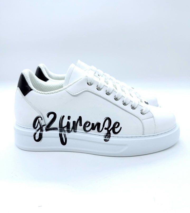 Sneakers bianca con logo in corsivo G2FIRENZE