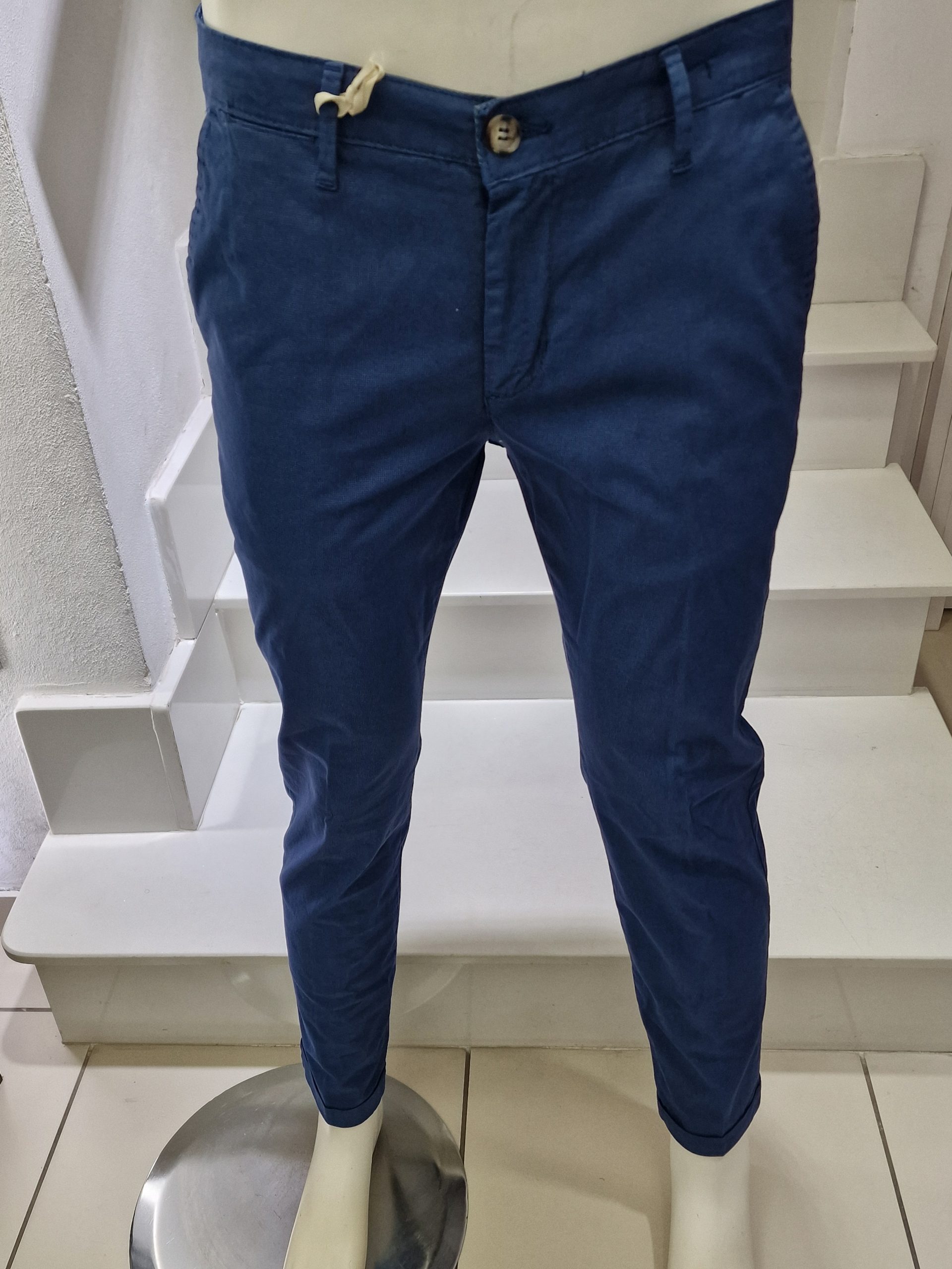 Pantaloni chinos in cotone piquet DESERT