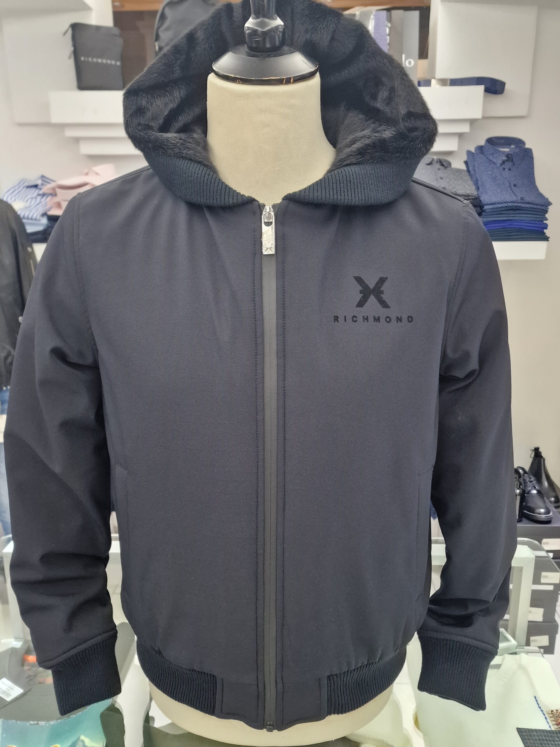 Giubbino con cappuccio e interno in pelliccia art. UGALDE RICHMOND